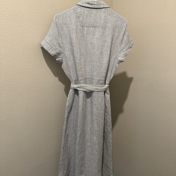Quince NWT 100% European linen button front dress with pockets. Navy and white. - Picture 6 of 10